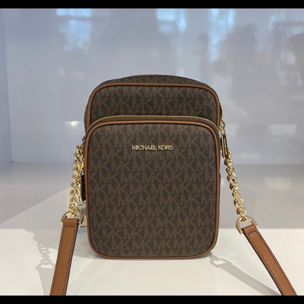 Michael Kors Jet Set large travel crossbody